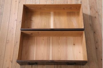 アンティーク家具　和製アンティーク　前面欅材製!丸金具付きの古い重ね衣装箪笥