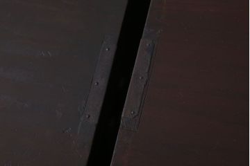 アンティーク家具　和製アンティーク　前面欅材製!丸金具付きの古い重ね衣装箪笥