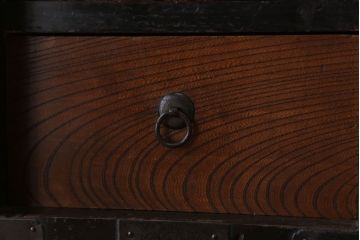 アンティーク家具　和製アンティーク　前面欅材製!丸金具付きの古い重ね衣装箪笥