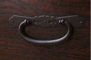 アンティーク家具　和製アンティーク　前面欅材製!丸金具付きの古い重ね衣装箪笥