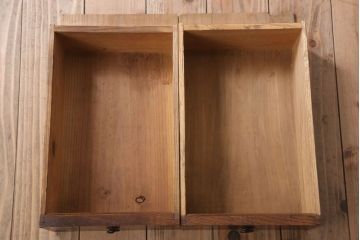 アンティーク家具　和製アンティーク　前面欅材製!丸金具付きの古い重ね衣装箪笥