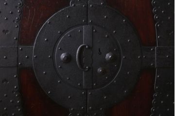 アンティーク家具　明治期!古民具・骨董　漆塗り　上質な重ね衣装箪笥(観音箪笥)