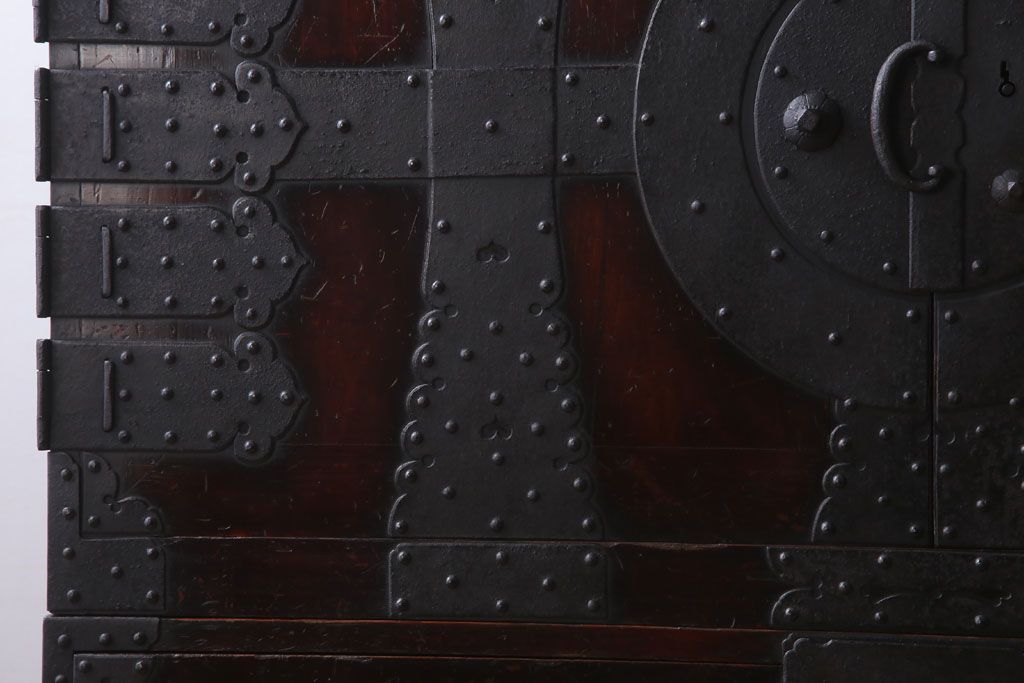 アンティーク家具　明治期!古民具・骨董　漆塗り　上質な重ね衣装箪笥(観音箪笥)