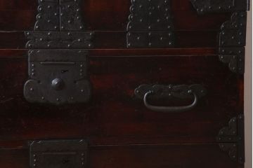 アンティーク家具　明治期!古民具・骨董　漆塗り　上質な重ね衣装箪笥(観音箪笥)