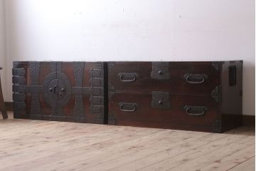 アンティーク家具　明治期!古民具・骨董　漆塗り　上質な重ね衣装箪笥(観音箪笥)