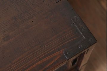 アンティーク家具　前面欅・側面栗材　大正期　結霜ガラス入りアンティークローボード(収納棚)