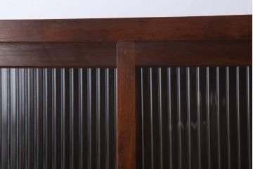 アンティーク家具　モールガラス　脚付き!古い木製のシンプルな収納棚(キャビネット)