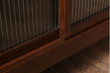 アンティーク家具　モールガラス　脚付き!古い木製のシンプルな収納棚(キャビネット)