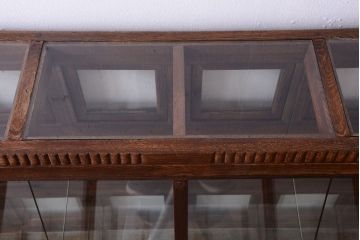 レトロ家具　古い商店の昭和レトロな引き出し付きガラスケース(陳列ケース・マス目棚)