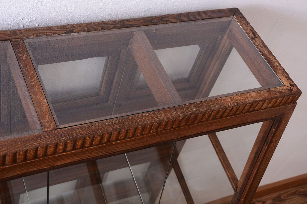 レトロ家具　古い商店の昭和レトロな引き出し付きガラスケース(陳列ケース・マス目棚)