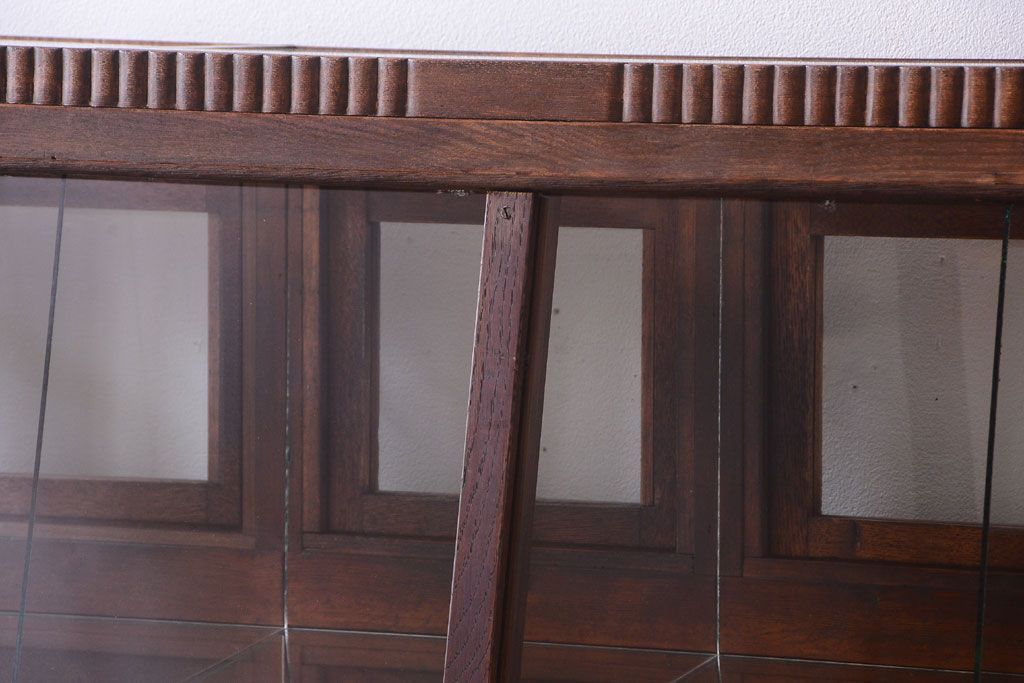 レトロ家具　古い商店の昭和レトロな引き出し付きガラスケース(陳列ケース・マス目棚)