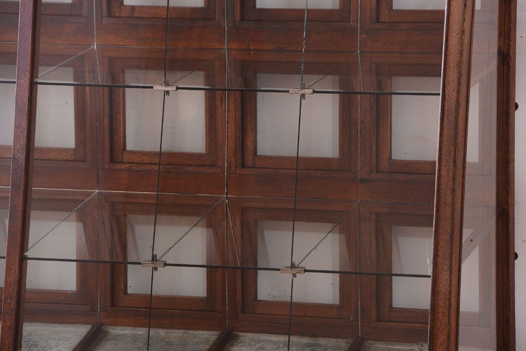 レトロ家具　古い商店の昭和レトロな引き出し付きガラスケース(陳列ケース・マス目棚)