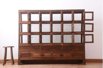 レトロ家具　古い商店の昭和レトロな引き出し付きガラスケース(陳列ケース・マス目棚)