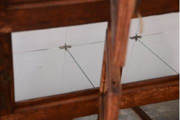 レトロ家具　古い商店の昭和レトロな引き出し付きガラスケース(陳列ケース・マス目棚)