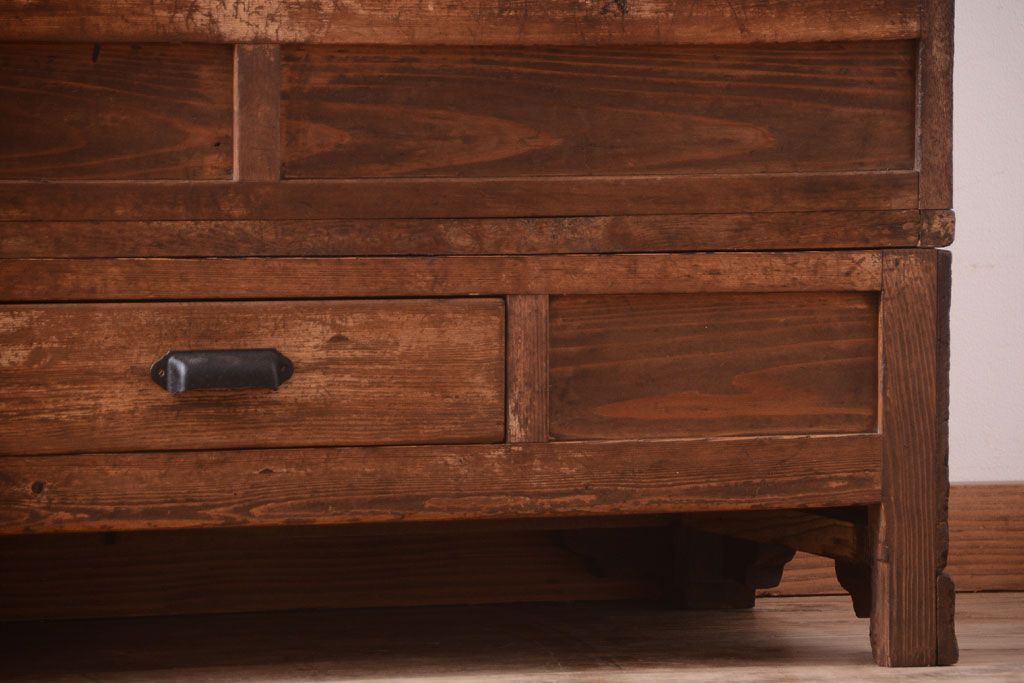 レトロ家具　古い商店の昭和レトロな引き出し付きガラスケース(陳列ケース・マス目棚)