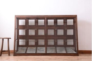 レトロ家具　古い商店の昭和レトロな引き出し付きガラスケース(陳列ケース・マス目棚)
