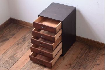 レトロ家具　昭和レトロ　古い木製のアンティーク5杯小引き出し(2)