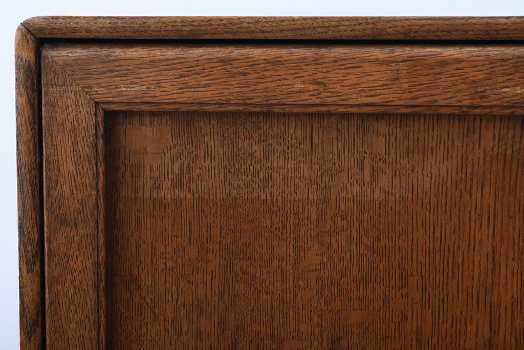レトロ家具　扉付き!古いナラ材製の昭和レトロなアンティーク小引き出し