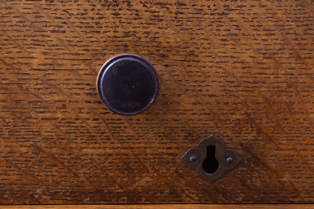 レトロ家具　扉付き!古いナラ材製の昭和レトロなアンティーク小引き出し