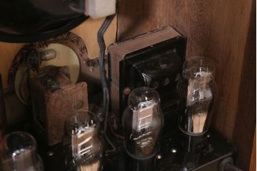 アンティーク雑貨　昭和レトロ　ナナオラ　65型　古い真空管ラジオ