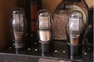 アンティーク雑貨　昭和レトロ　ナナオラ　65型　古い真空管ラジオ