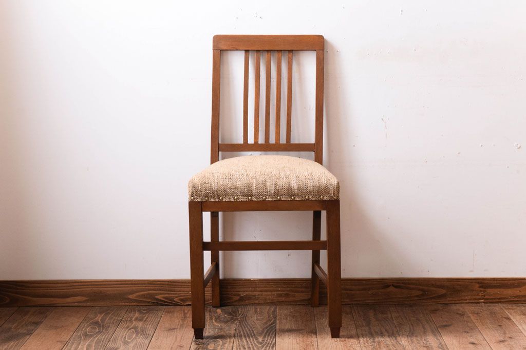 アンティーク家具　クッション座面　オーク材製のシンプルなアンティークチェア