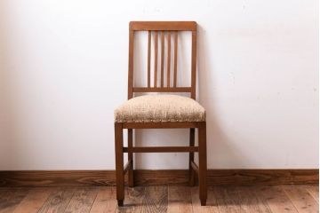 アンティーク家具　クッション座面　オーク材製のシンプルなアンティークチェア