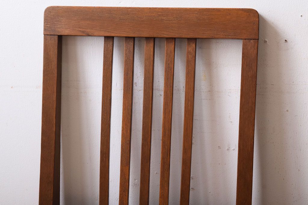 アンティーク家具　クッション座面　オーク材製のシンプルなアンティークチェア