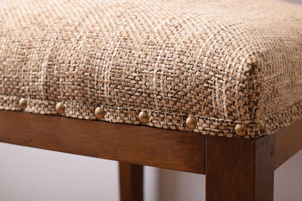 アンティーク家具　クッション座面　オーク材製のシンプルなアンティークチェア