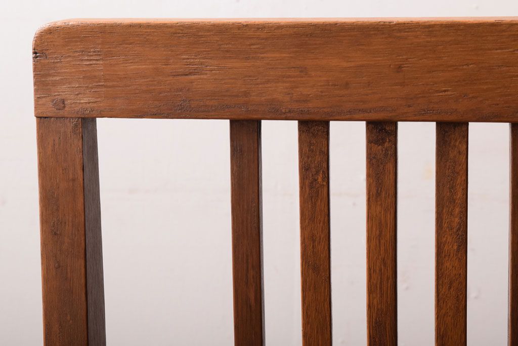 アンティーク家具　クッション座面　オーク材製のシンプルなアンティークチェア