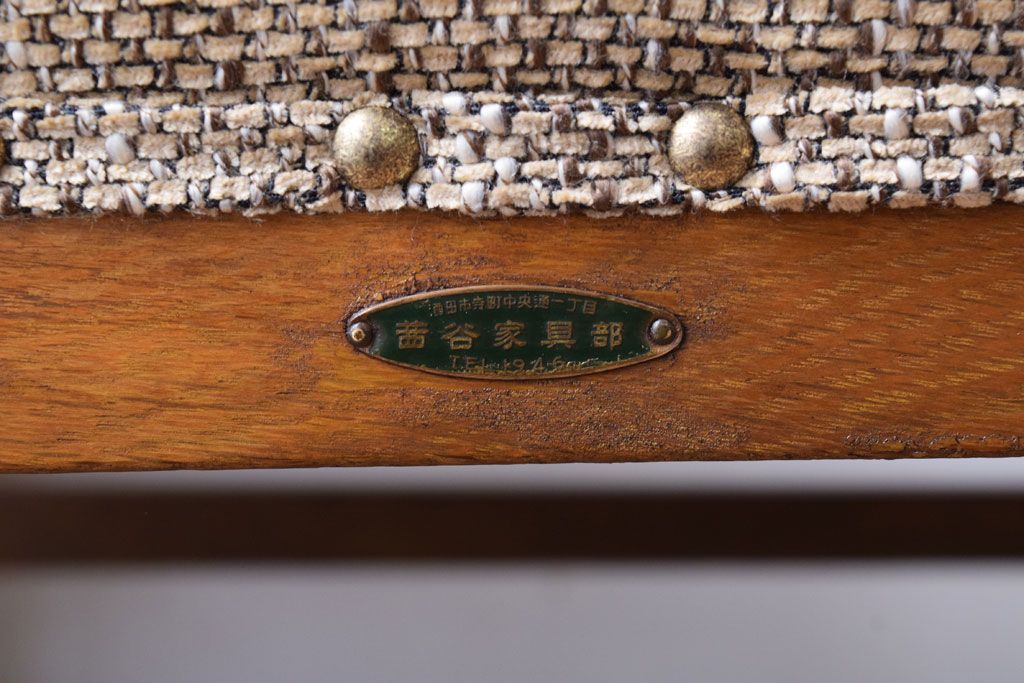 アンティーク家具　クッション座面　オーク材製のシンプルなアンティークチェア