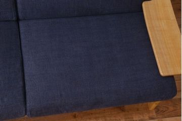 中古美品　ブランド家具　頑固おやじ(GANKO OYAJI)　シンプルでおしゃれなアームソファ(定価約23万円)