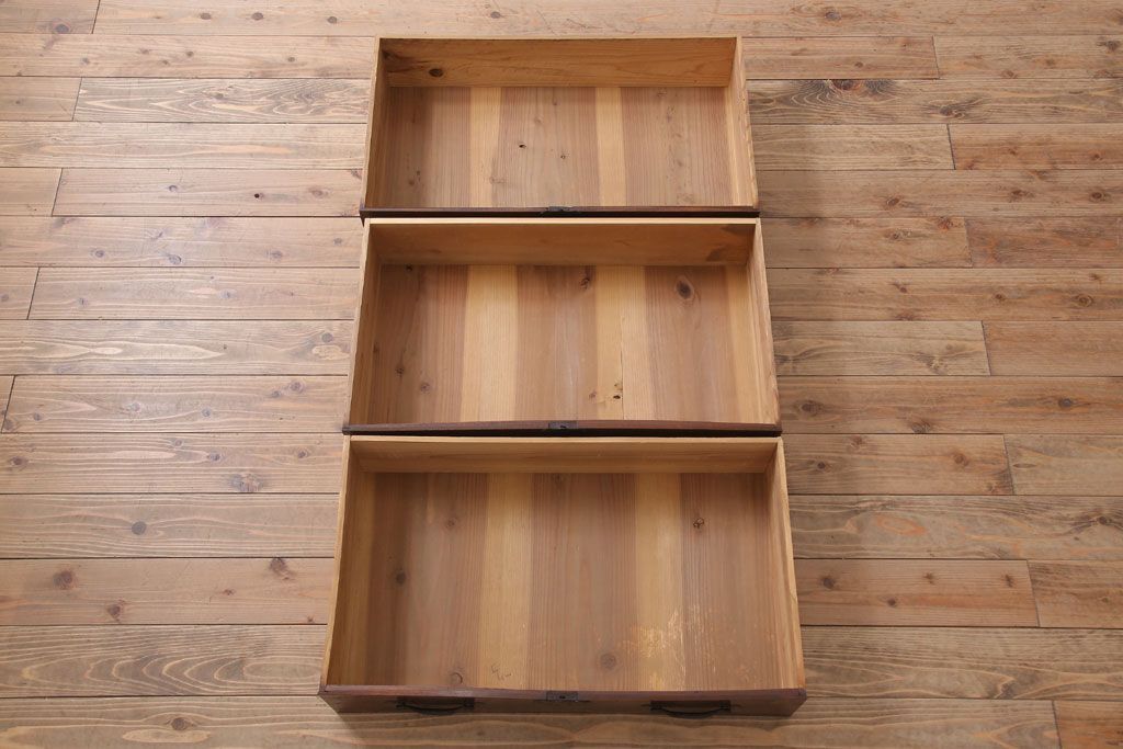 アンティーク家具　六尺　古民具・骨董　極太框の収納箪笥サイドボード(水屋箪笥・ローボード)