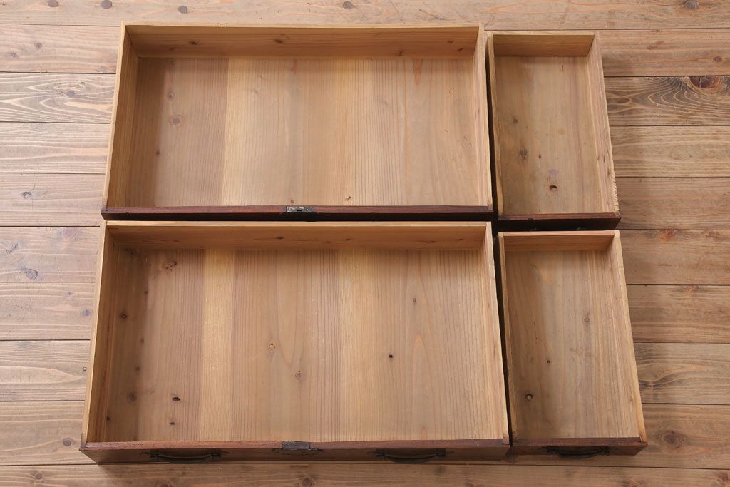 アンティーク家具　六尺　古民具・骨董　極太框の収納箪笥サイドボード(水屋箪笥・ローボード)