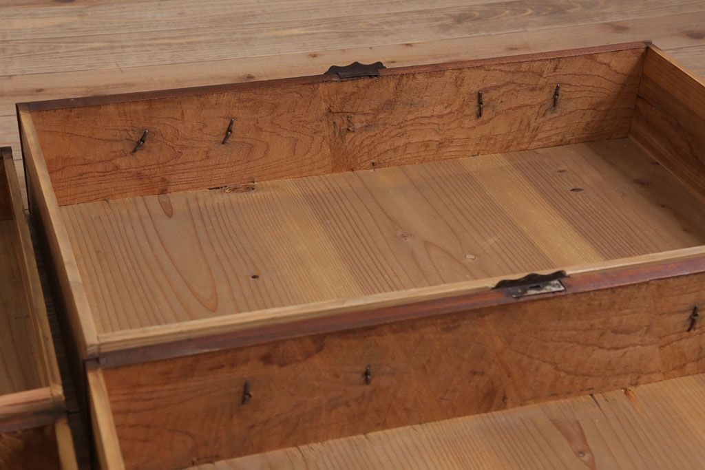 アンティーク家具　六尺　古民具・骨董　極太框の収納箪笥サイドボード(水屋箪笥・ローボード)