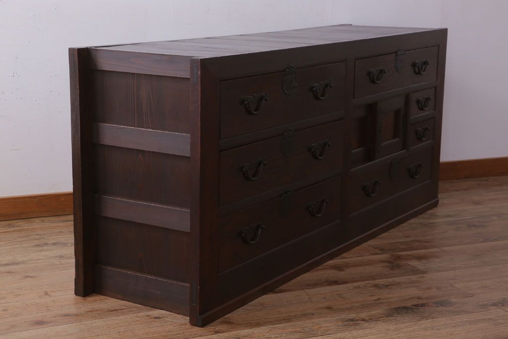 アンティーク家具　六尺　古民具・骨董　極太框の収納箪笥サイドボード(水屋箪笥・ローボード)