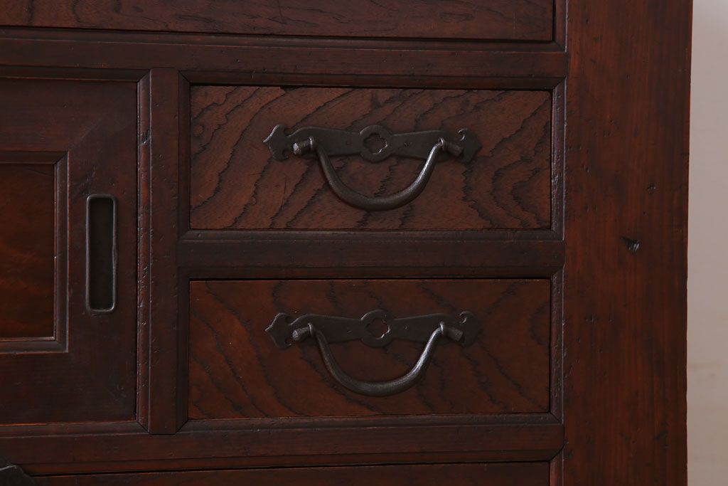 アンティーク家具　六尺　古民具・骨董　極太框の収納箪笥サイドボード(水屋箪笥・ローボード)