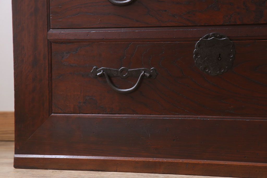 アンティーク家具　六尺　古民具・骨董　極太框の収納箪笥サイドボード(水屋箪笥・ローボード)