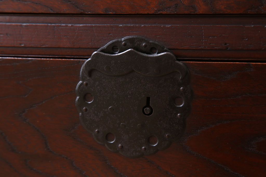 アンティーク家具　六尺　古民具・骨董　極太框の収納箪笥サイドボード(水屋箪笥・ローボード)