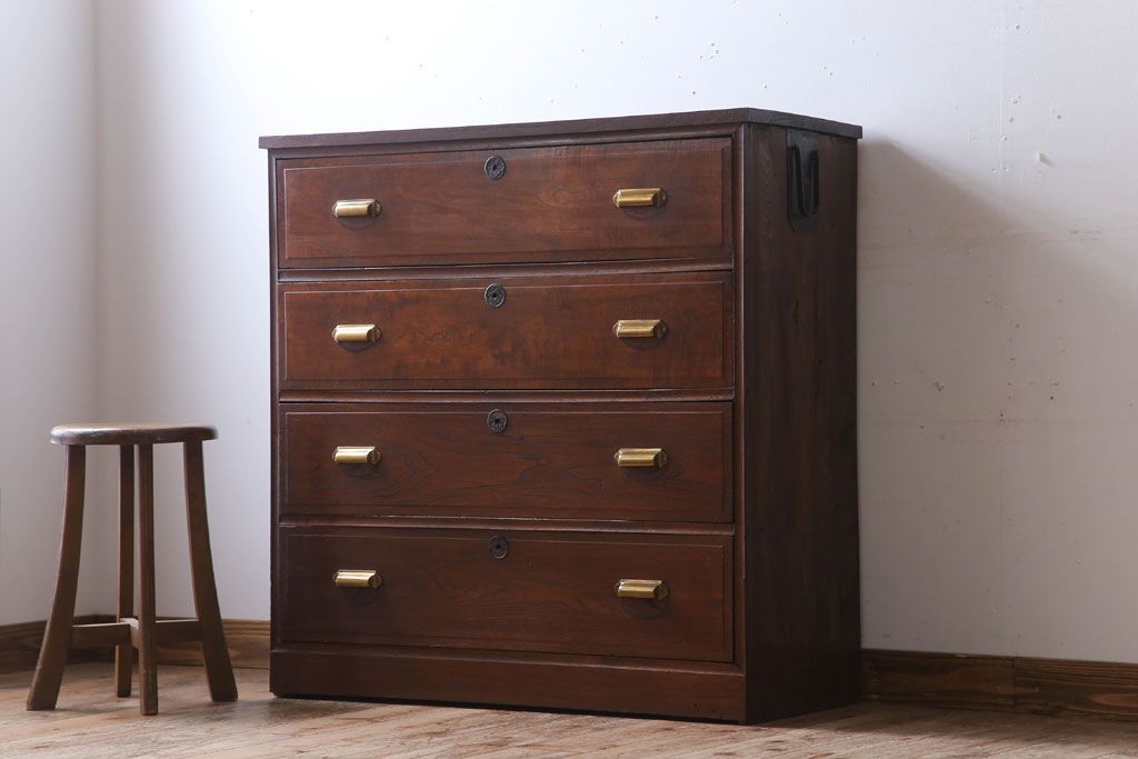 アンティーク家具　古い木製のシンプルなアンティークチェスト(衣装箪笥)