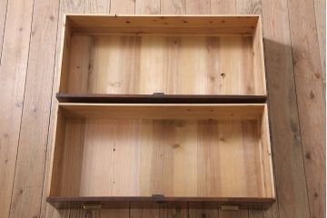 アンティーク家具　古い木製のシンプルなアンティークチェスト(衣装箪笥)