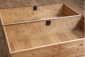 アンティーク家具　古い木製のシンプルなアンティークチェスト(衣装箪笥)