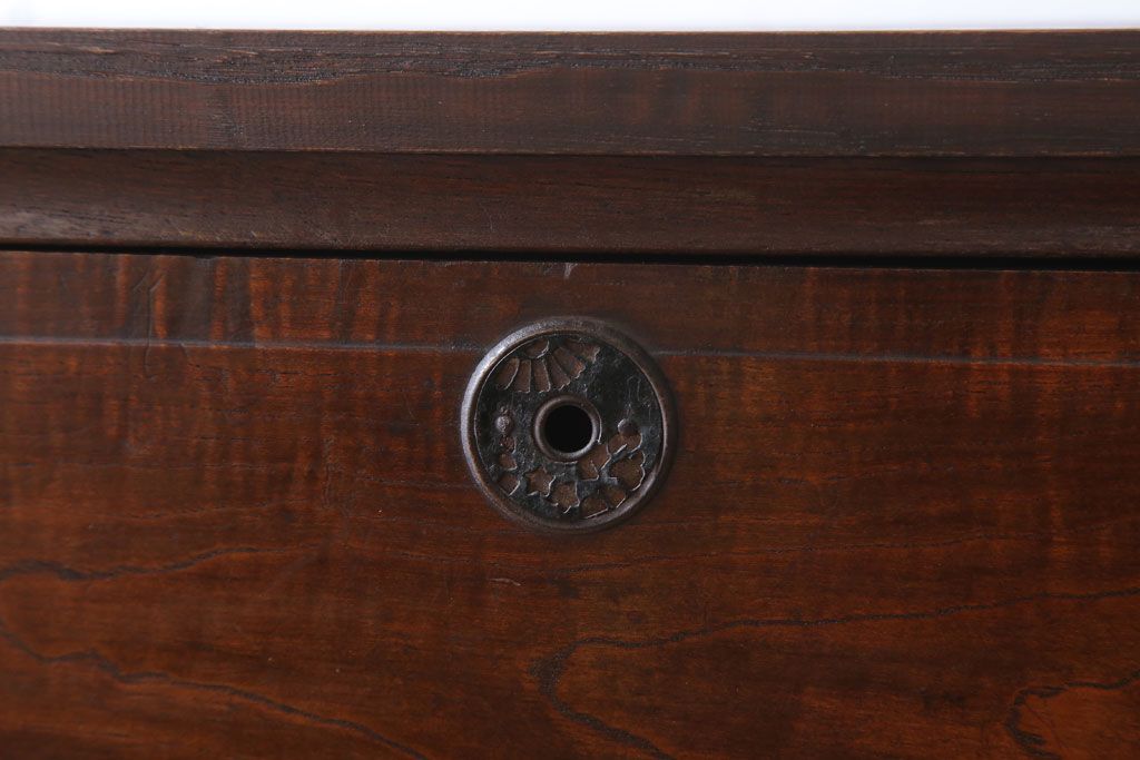 アンティーク家具　古い木製のシンプルなアンティークチェスト(衣装箪笥)