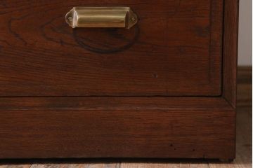 アンティーク家具　古い木製のシンプルなアンティークチェスト(衣装箪笥)