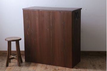 アンティーク家具　古い木製のシンプルなアンティークチェスト(衣装箪笥)