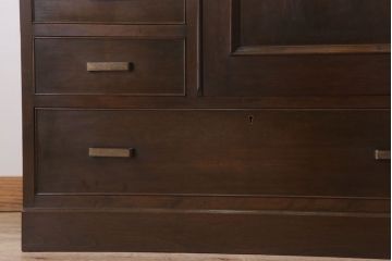 アンティーク家具　作りの良い和製アンティークワードローブ(洋服箪笥)