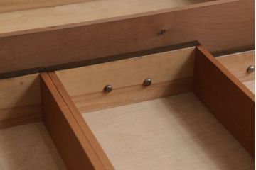 アンティーク家具　作りの良い和製アンティークワードローブ(洋服箪笥)