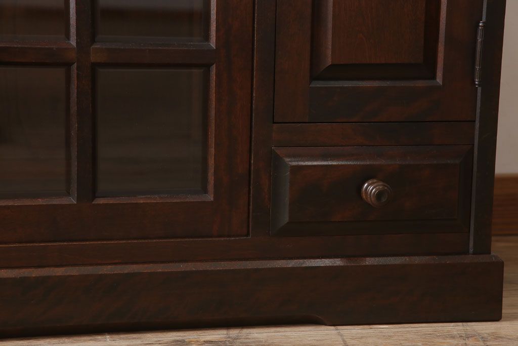 中古　北海道民芸家具　サイドボード(引き戸)(定価約29万円)