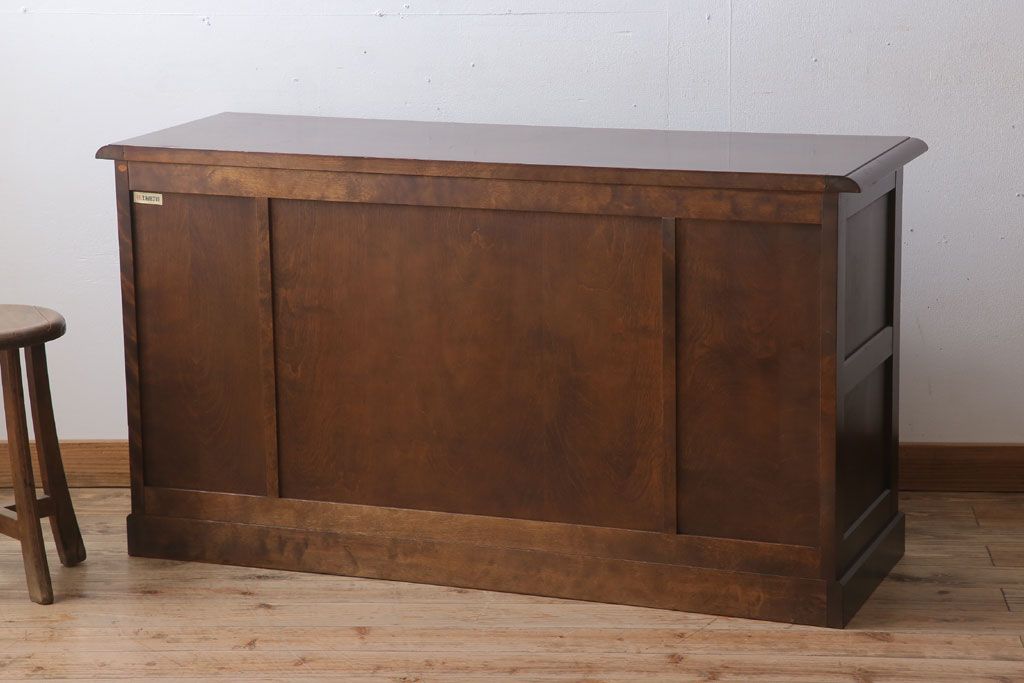 中古　北海道民芸家具　サイドボード(引き戸)(定価約29万円)