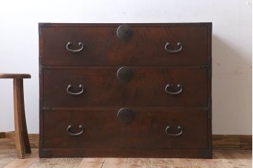 アンティーク家具　前面欅材　玉杢　丸金具　古い木製のシンプルなアンティーク衣装箪笥(チェスト)